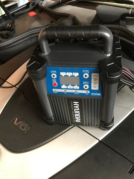 Hyundai Smart Battery Charger 6-12-24V 15AMP*