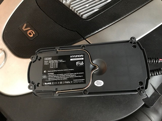 Hyundai Recovery Mode Battery Charger 12V-8Amp*