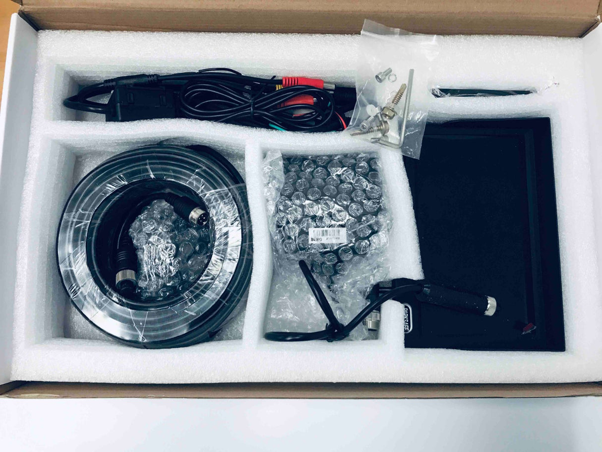 Rear Camera and 7" Monitor System >