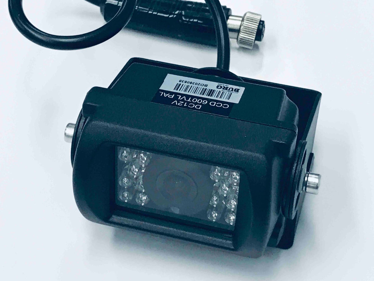 Rear Camera and 7" Monitor System >