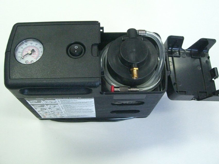 PARKSAFE Tyre Compressor Inflator & Repair Sealing Kit