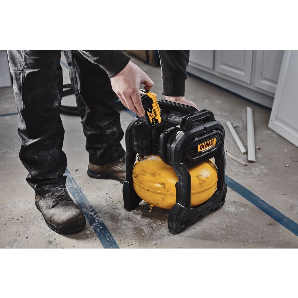DeWalt 18V XR Brushless 10l Compressor (tool only) DCC1018N-XJ
