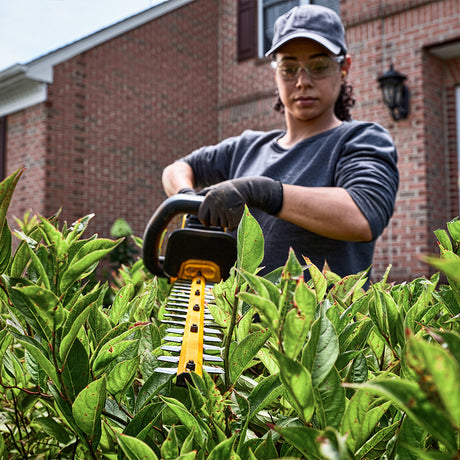 DeWalt 54V XR Flexvolt 660mm Hedge Trimmer (tool only) DCMHT573N-XE