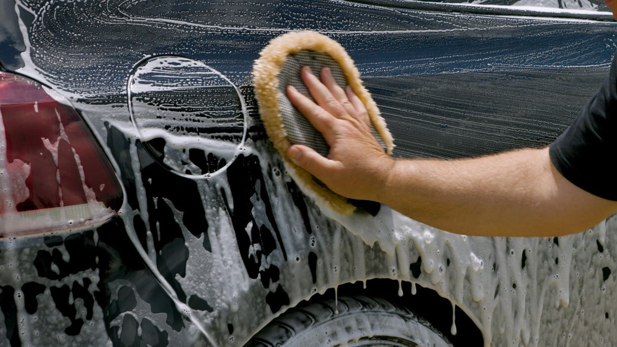 Meguiars Lambswool Wash Mitt with Bug Remover
