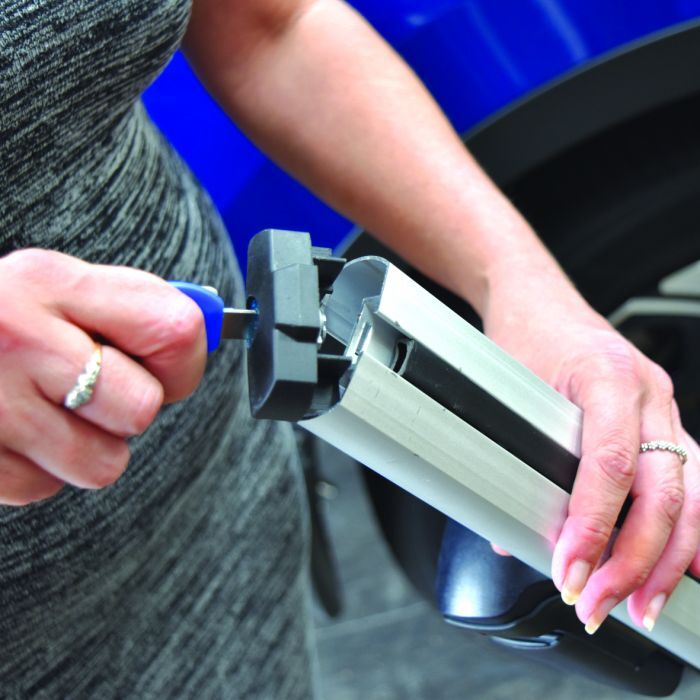 Loadmaster Roof Rack Lockable For Vehicles Equipped With Side Rails 130cm x 13mm 60Kg