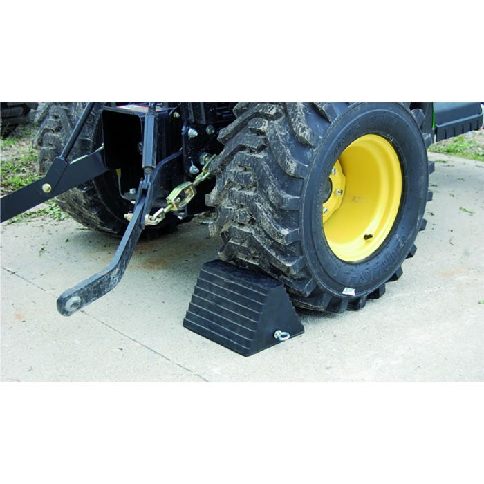 Loadmaster Heavy Duty Solid Rubber Pyramid Wheel Chock With Chain Eye