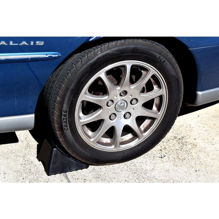 Loadmaster 2Pc Wheel Chock Moulded Design