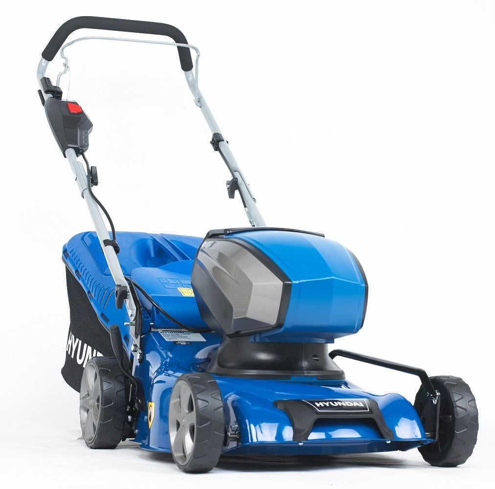 Hyundai 40V Battery 17" Lawn Mower Steel Deck with 4Ah Lithium Battery and Charger