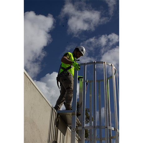 Maxisafe Full Body Harness with front & rear attachment points w/ 2m lanyard & snap hook attached