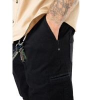 Under Taking 18 Short Colour Black