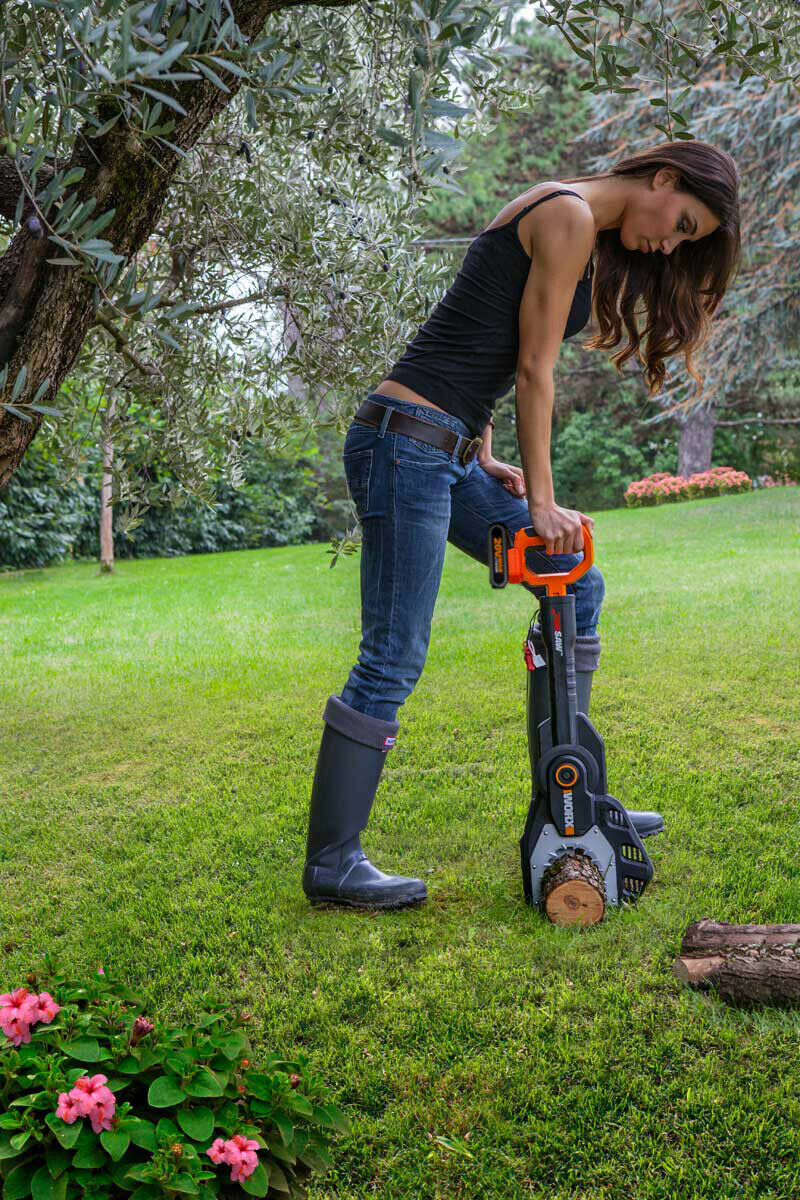 WORX 20V Cordless JAWSAW 15cm Chainsaw w/ POWERSHARE 2Ah Battery & Charger - WG329E.B