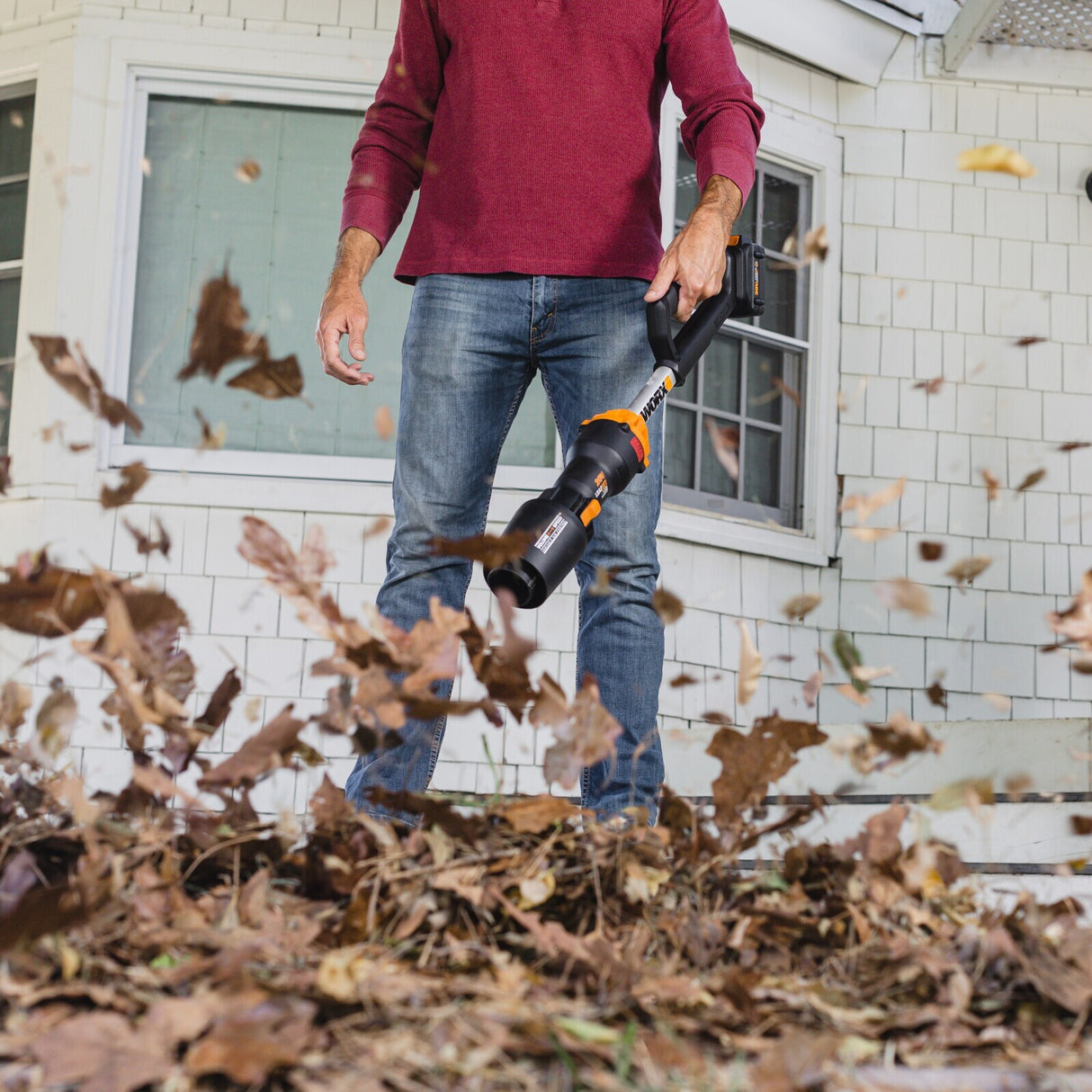WORX 20V Cordless Brushless LEAFJET Blower w/ POWERSHARE 4Ah Battery & Charger - WG543E.B