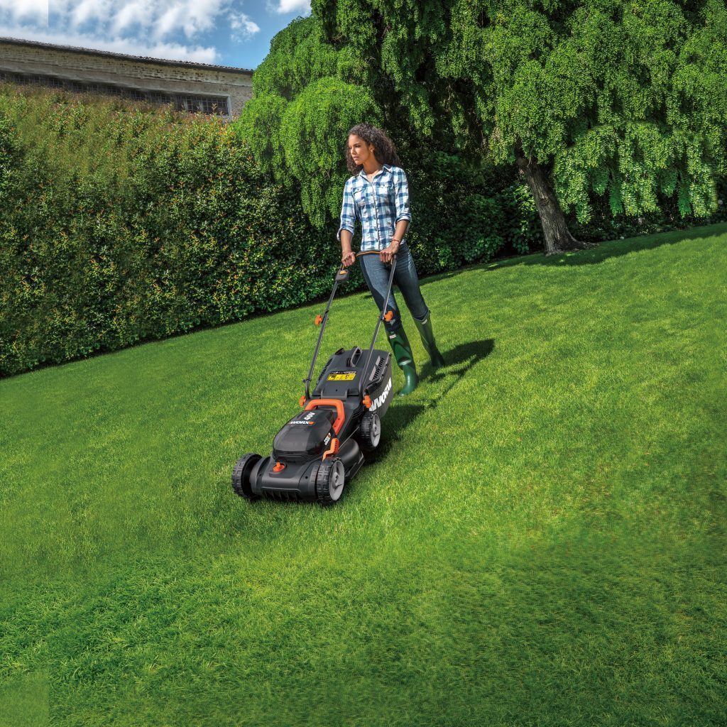 WORX 40V (20V x 2) 34cm Push Lawn Mower Kit w/ 2x POWERSHARE Batteries & Charger - WG779E